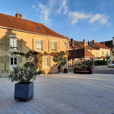 Bed and Breakfast La Virgule De Tanlay Exterior foto