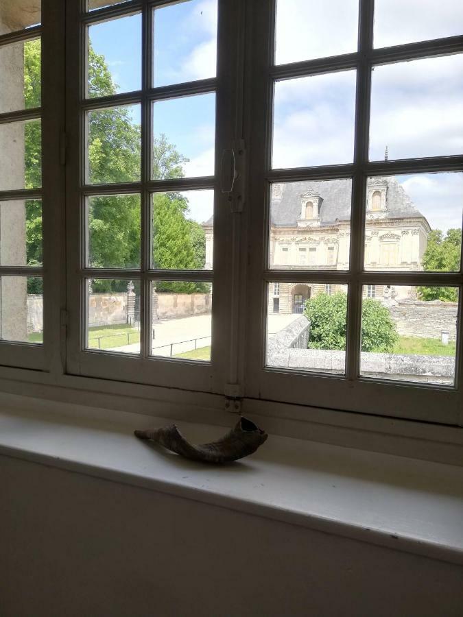 Bed and Breakfast La Virgule De Tanlay Exterior foto